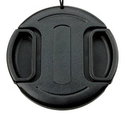The 62mm snap-on lens cap from JJC is a lens cap for use with lenses that feature a 62 filter thread. This protects the lens from impact, dirt or dust.