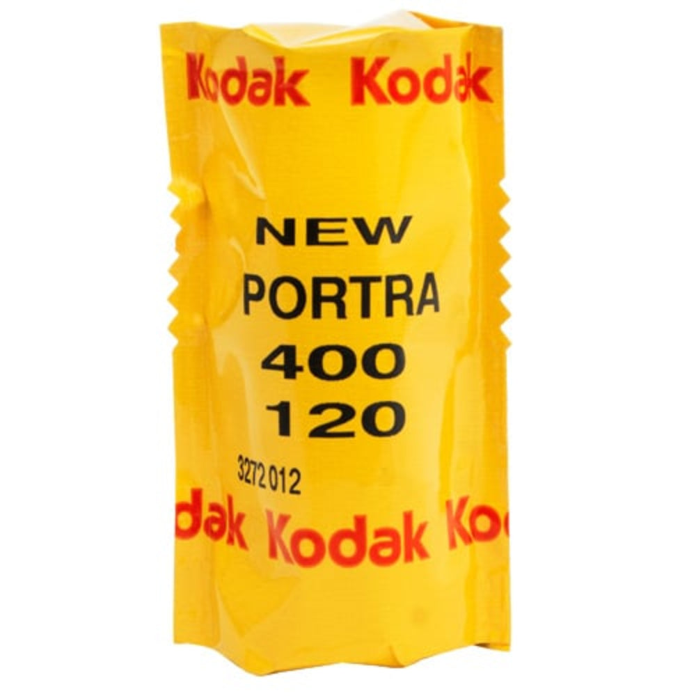 This film is ideal for scanning. The 400 ISO makes it versatile and offers a very fine grain, high colour saturation, low contrast, and neutral skin tone.