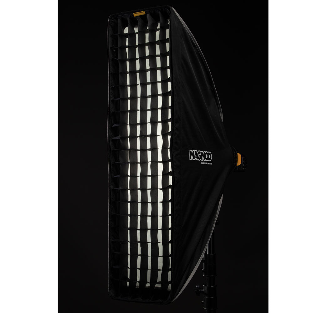 MagMod MagBox Pro 36″ rectangular strip grid — collapsible softbox grid with magnetic edge for directional light control.