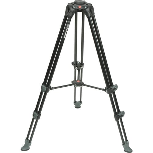 Telescopic video tripod equipped with high-grip rubber feet giving a steady and firm basis on all surfaces. It is the ideal high-performance tripod recording.