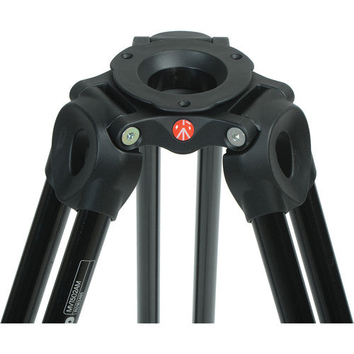 Telescopic video tripod equipped with high-grip rubber feet giving a steady and firm basis on all surfaces. It is the ideal high-performance tripod recording.