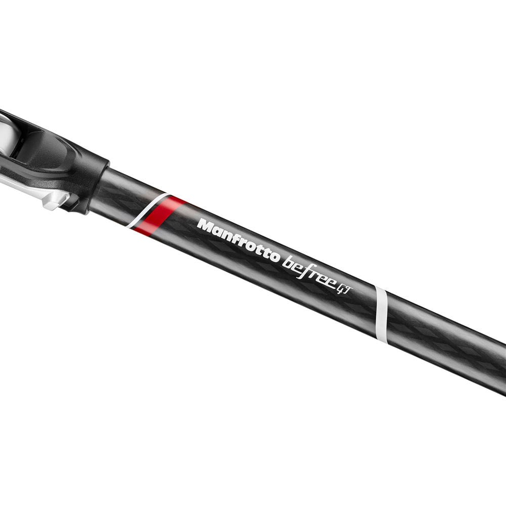 Get the stability you need for your DSLR or mirrorless camera. The Manfrotto tripod has a load capacity of 10kg and reaches up to 138cm. Great for traveling.
