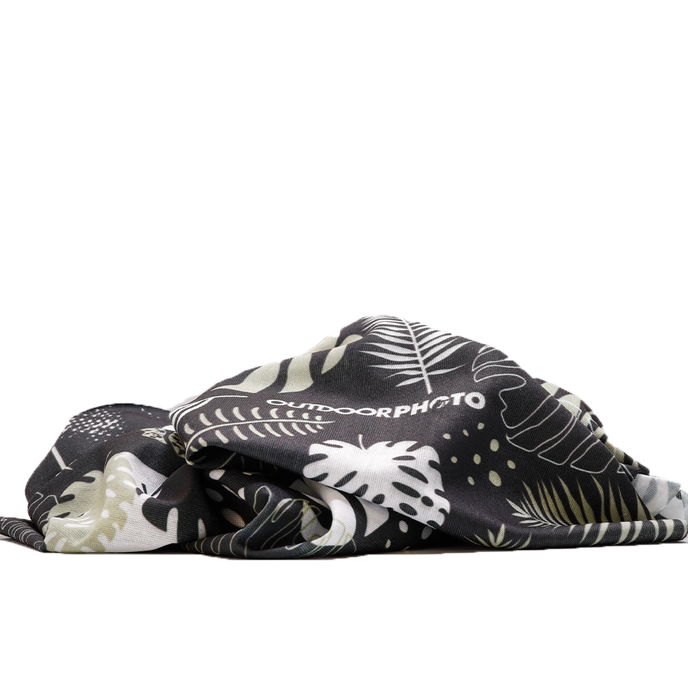 Celebrate Earth with this unique nature-inspired Delicious Mons wrap. Made from breathable material wear it around your neck, face, wrist or head.
