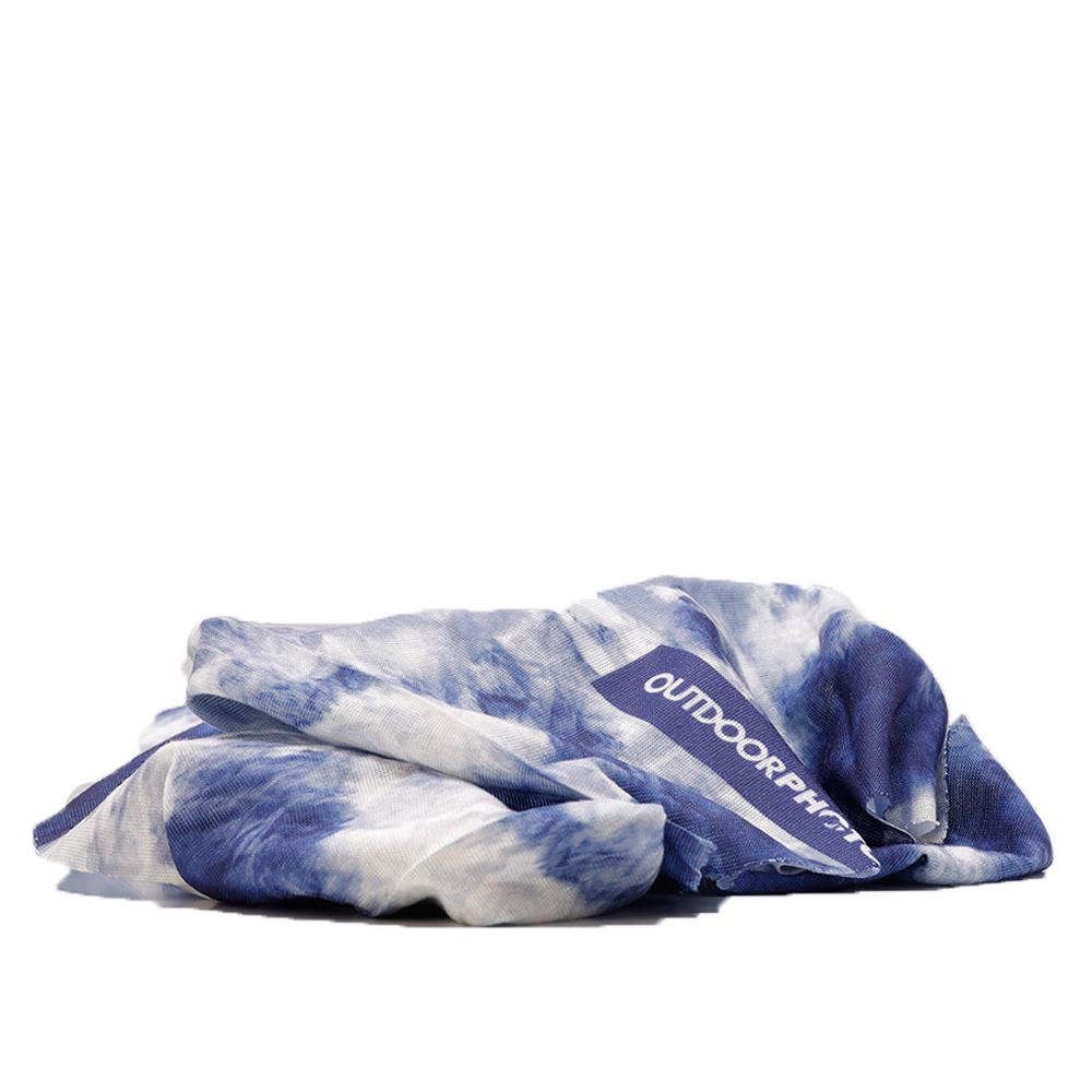 Celebrate Earth with this unique ocean-inspired Tie Dye wrap. Made from lightweight, breathable material wear it around your neck, face, wrist or head.