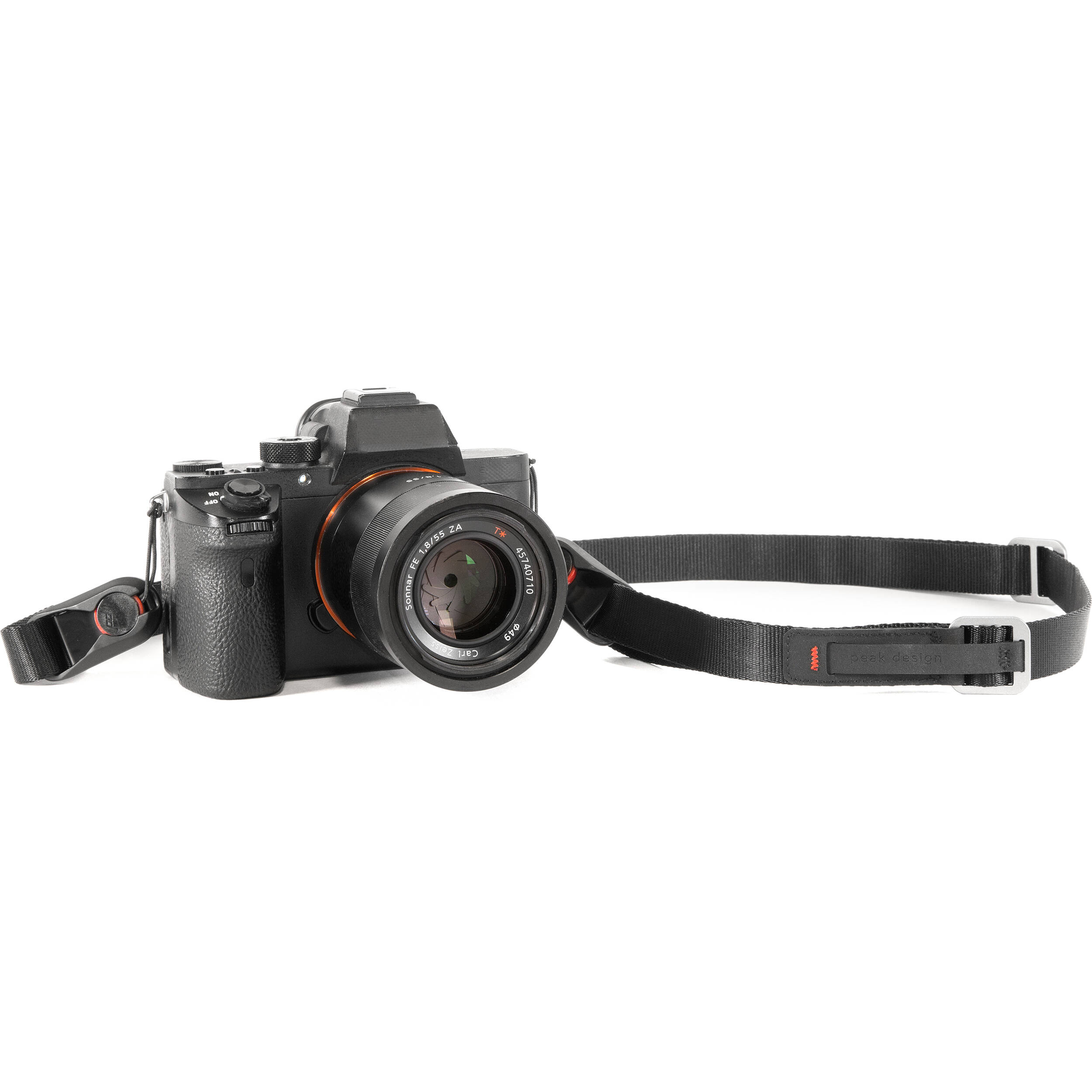 Peak Design Leash ultralight black camera strap, adjustable 83-145 cm, strong nylon webbing, quick-connect anchors rated for 90kg, versatile as sling, neck strap, safety tether, or video stabilizer.