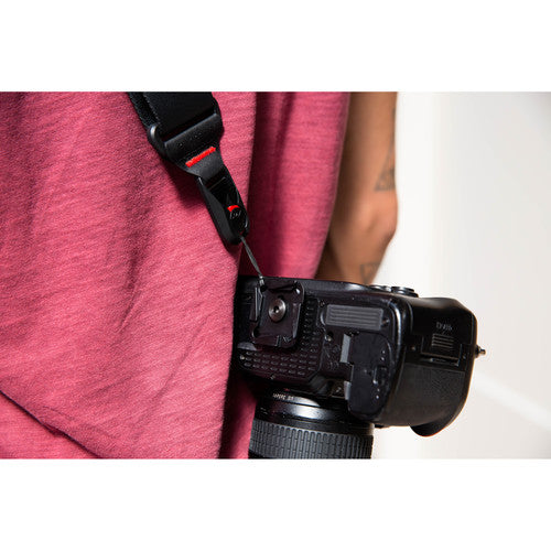 Peak Design Slide camera strap in black, versatile 3-in-1 sling, shoulder, or neck strap with quick-connect Anchor Link system, adjustable length 99-145 cm, padded 4.6 cm nylon webbing with smooth and grippy reversible sides, supports up to 90 kg.