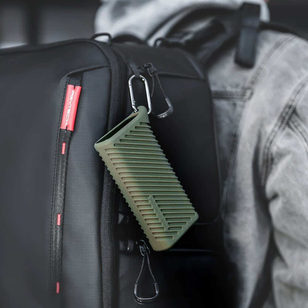 Carry memory cards and achieve speeds of up to 1000 MB/s. The PGYTECH CreateMate is equipped with a CFexpress Type B slot and SD/Micro SD dual card slots.