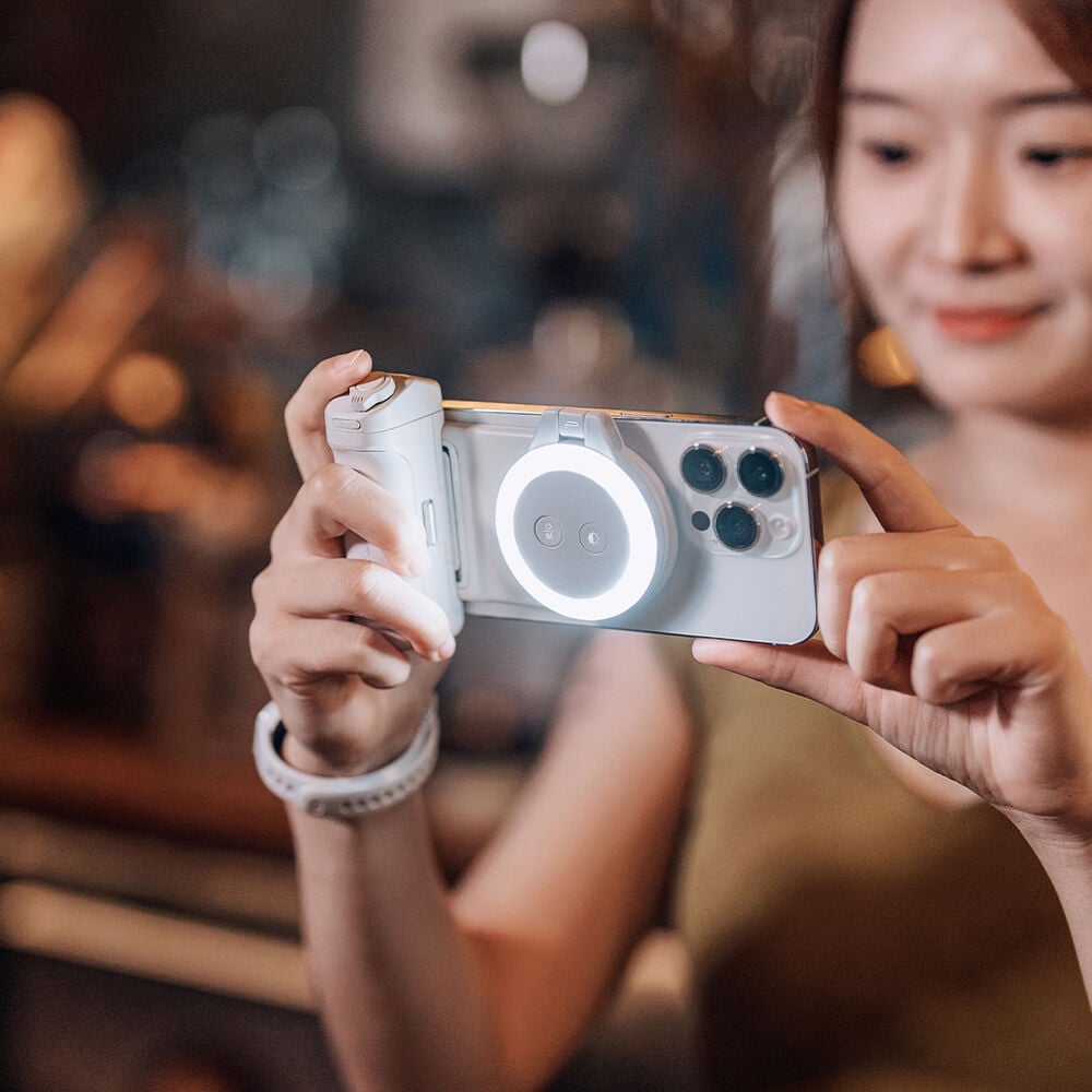 PGYTECH MagGlow Phone Fill Light in grey with slim 10.5mm design, 37.6g weight, 34 LEDs, magnetic attachment, 290° rotatable hinge, 300mAh battery, and USB-C charging.