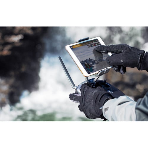 PGYTECH Photography Gloves (L) – designed for warmth, comfort, and dexterity, keeping your hands nimble while shooting in cold conditions.