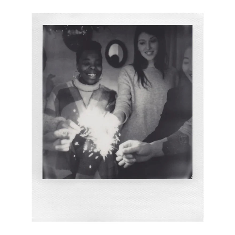 Polaroid Black and White i-Type Instant Film (1 Pack)