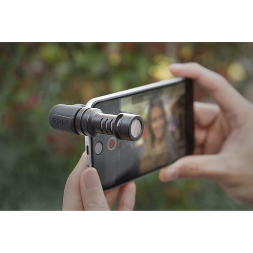 RODE VideoMic Me – compact directional microphone for smartphones that delivers clear, high-quality audio for videos, vlogs, and content creation.
