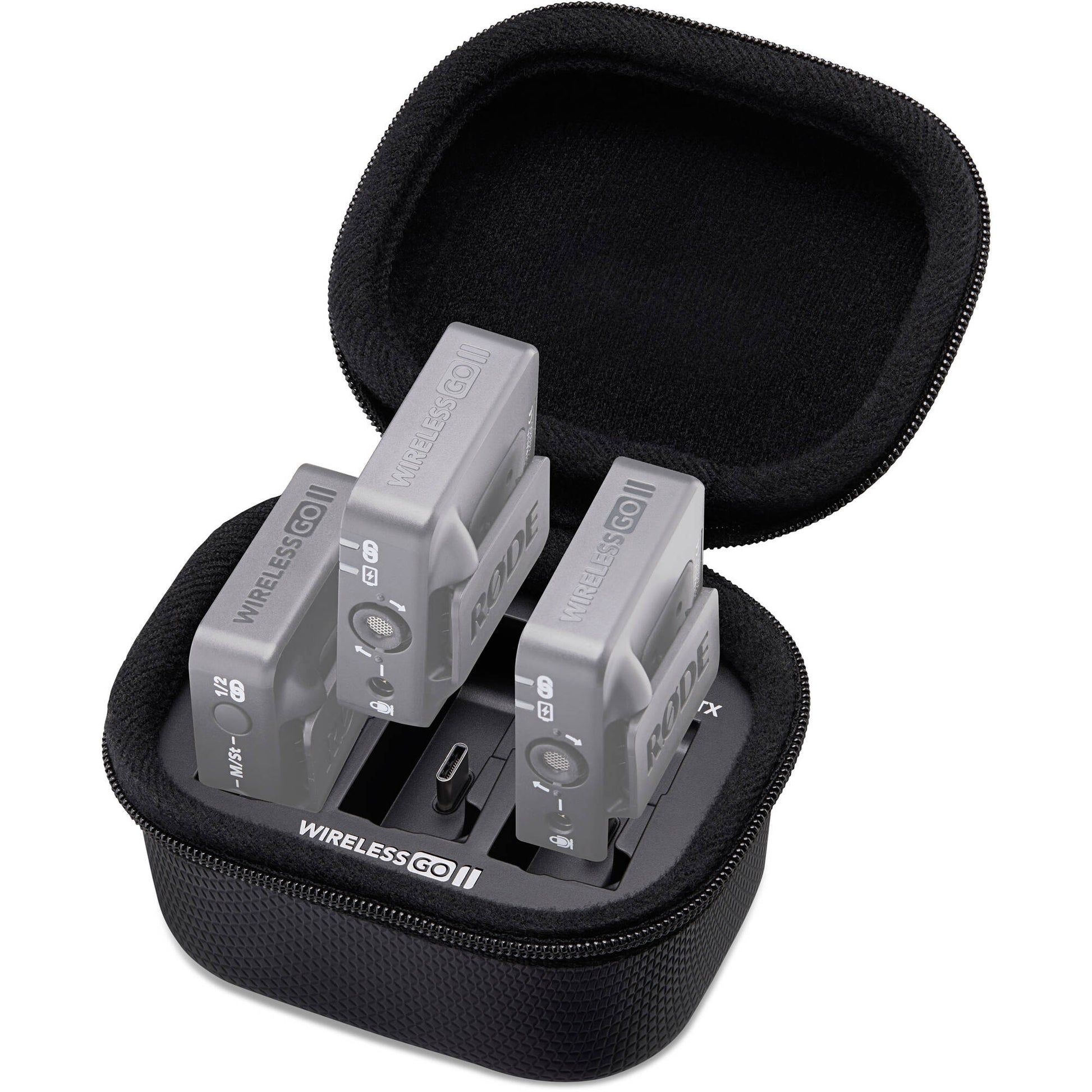 A robust charging case designed to protect your gear while powering it. Compatible with both transmitters and the receiver of the RODE Wireless GO II.