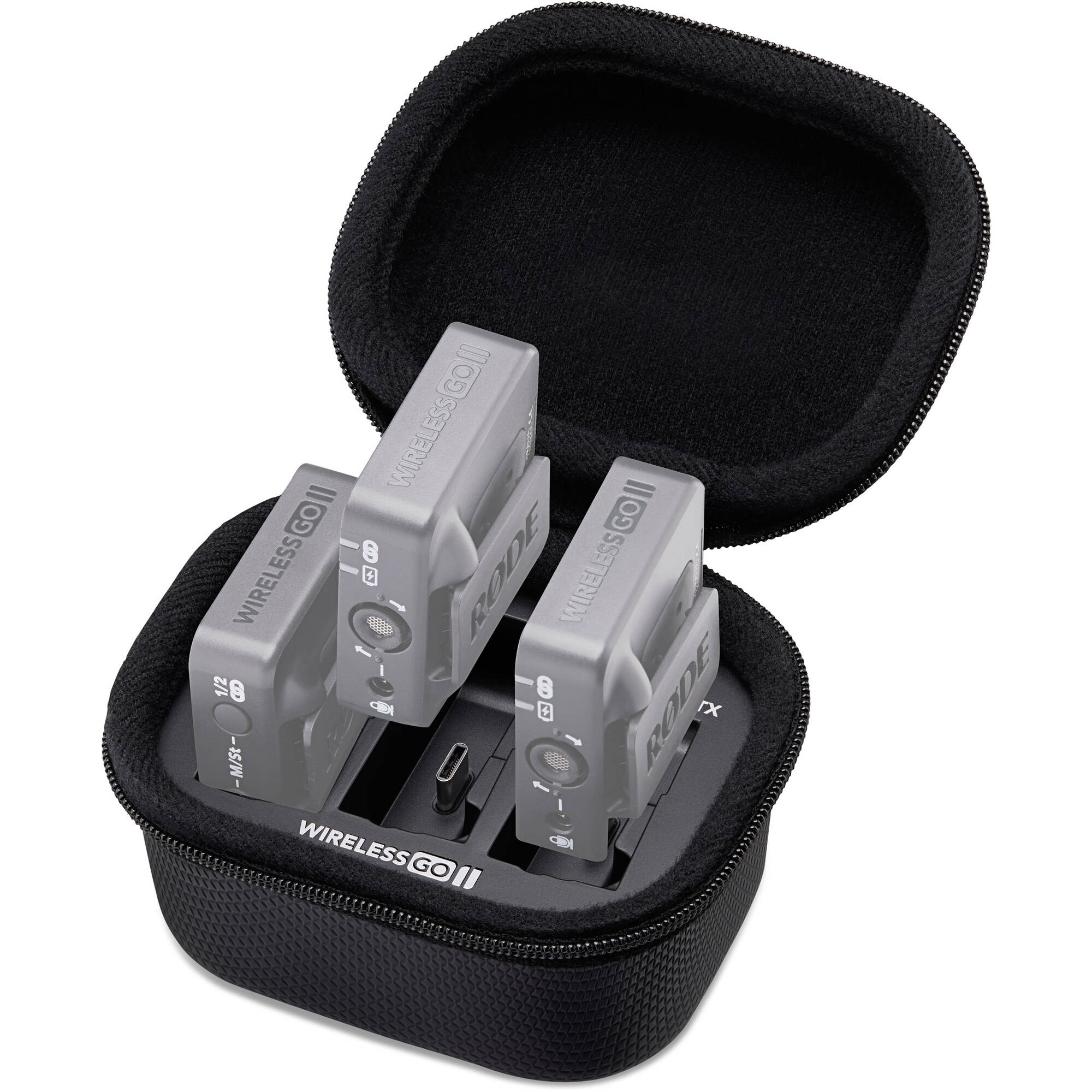 A robust charging case designed to protect your gear while powering it. Compatible with both transmitters and the receiver of the RODE Wireless GO II.