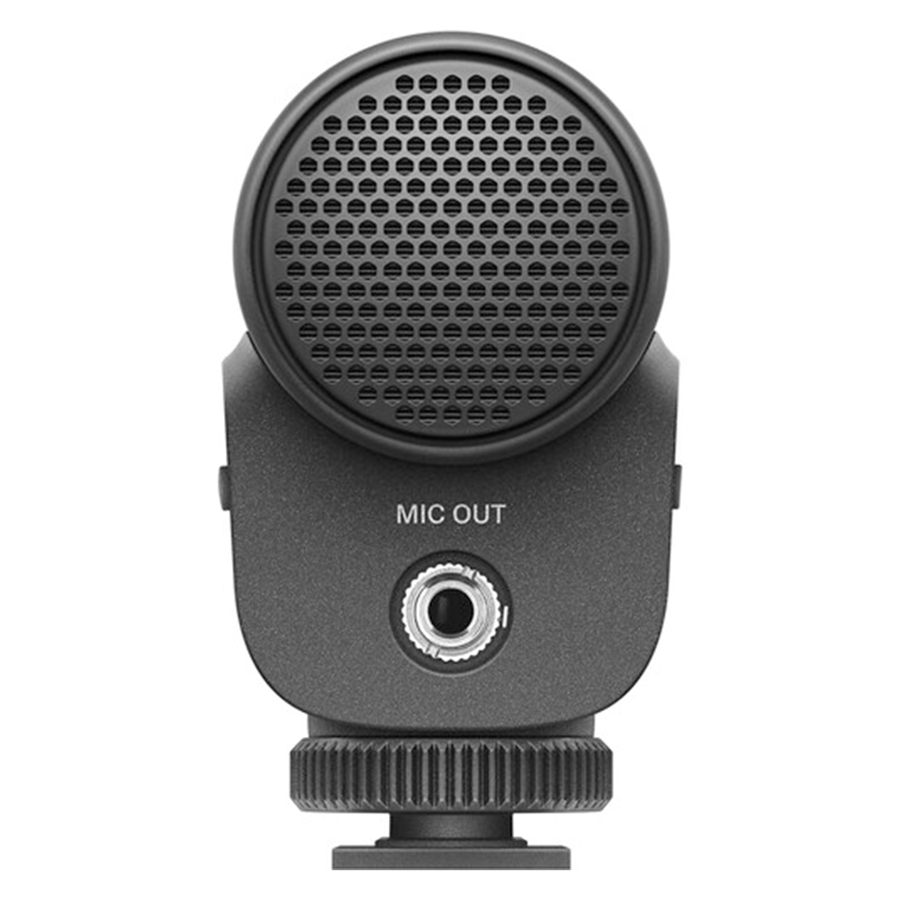 Sennheiser MKE 400 II – a compact on-camera shotgun microphone delivering directional audio capture with built-in wind protection and shock absorption.