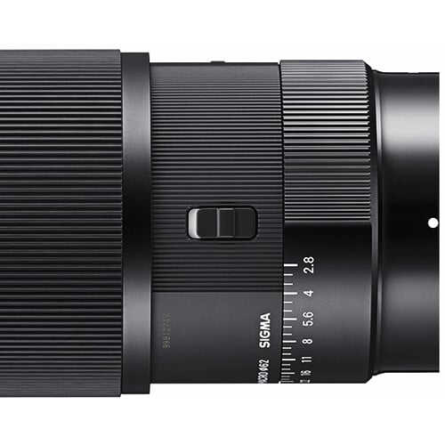 Sigma 105mm f/2.8 DG DN Macro Art Lens for Sony E – 1:1 magnification macro lens with f/2.8 aperture and pro-level sharpness.