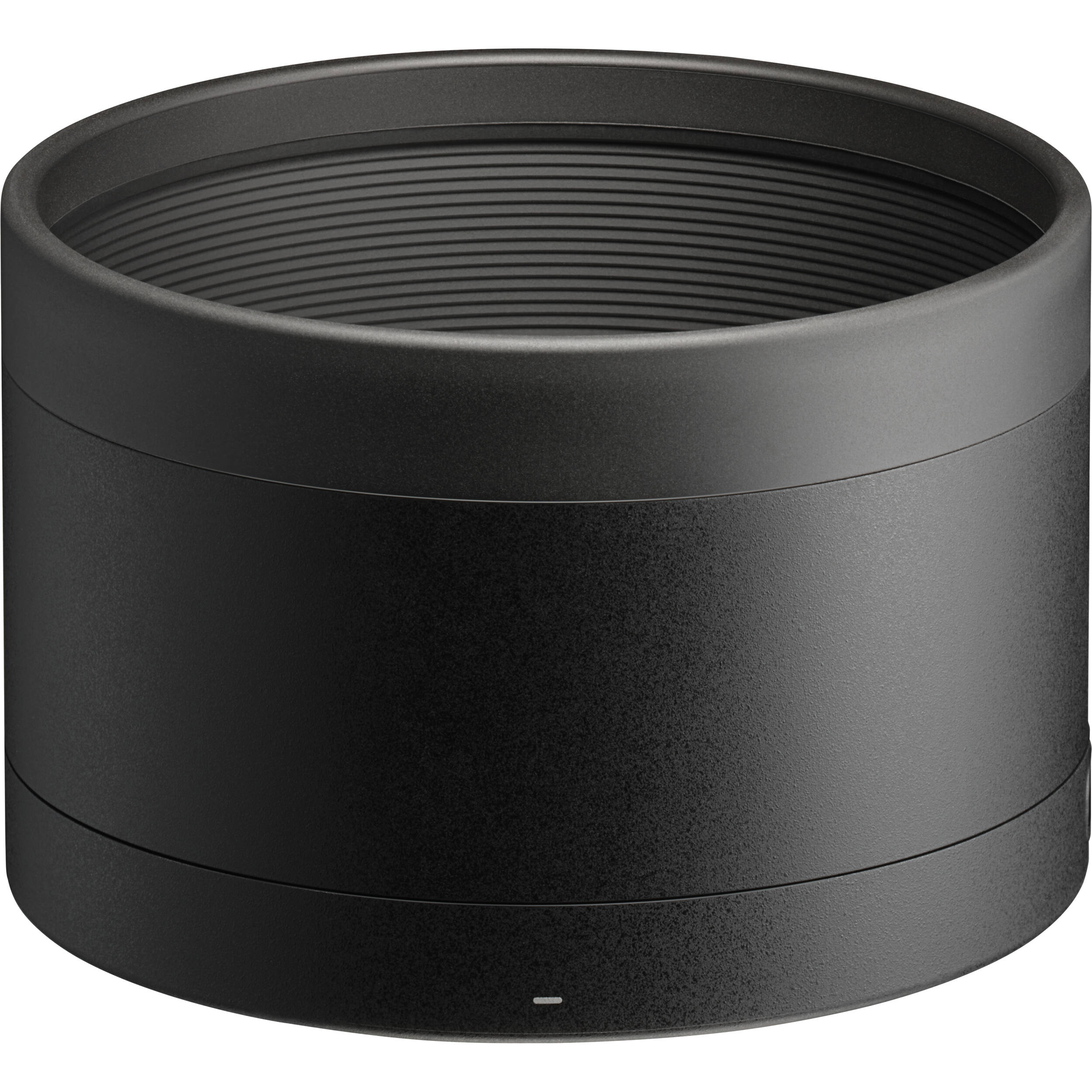 Telephoto Sigma 135mm f/1.4 DG Art lens for portraits with rich bokeh and high resolution
