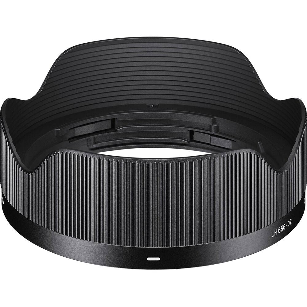 Sigma AF 24mm f/2 DG DN wide-angle prime lens for Leica L full-frame mirrorless cameras.