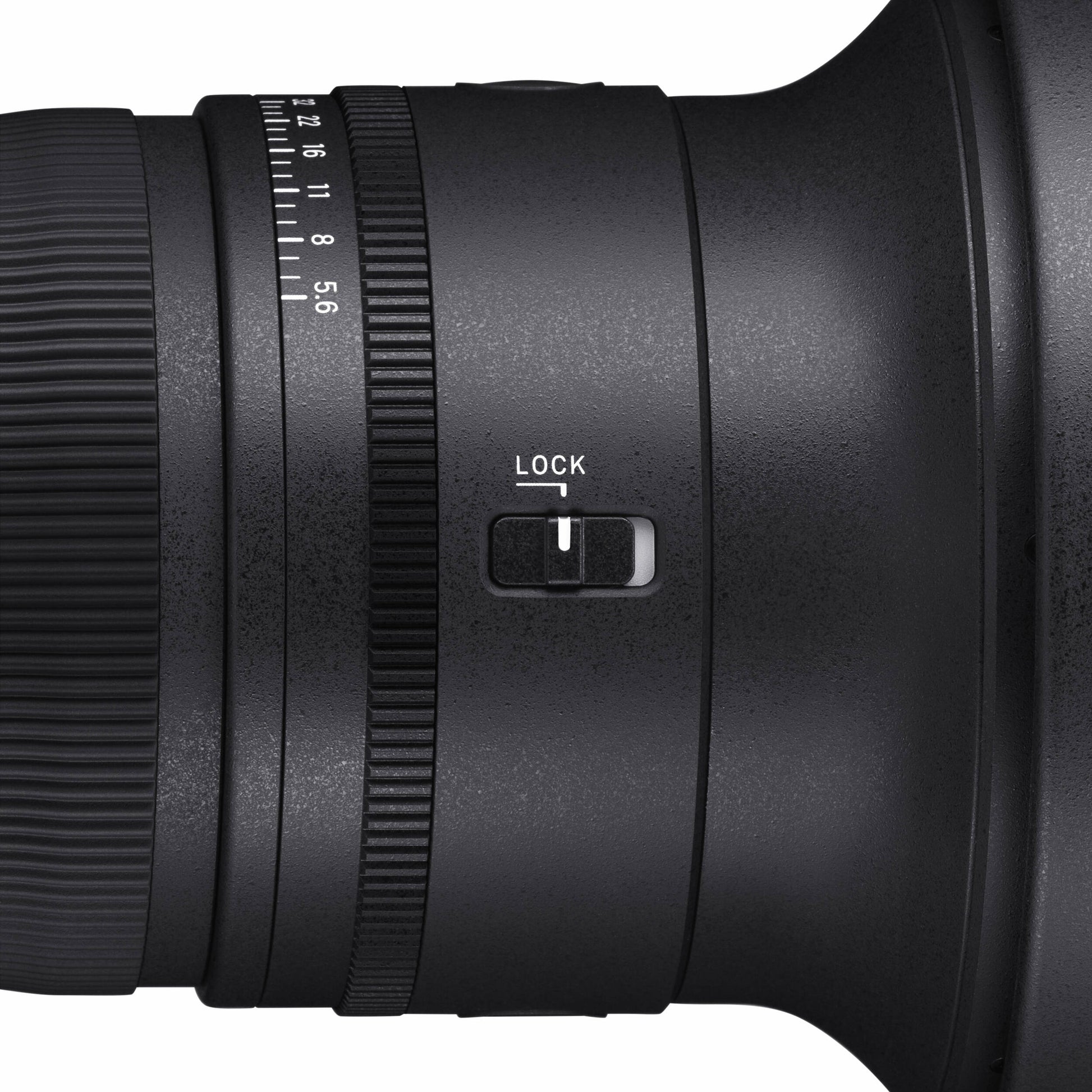 Sigma 500mm f/5.6 DG DN OS Sports Lens for Leica L – compact super-telephoto with Optical Stabilization, lightning-fast AF, and edge-to-edge sharpness for wildlife, sports, and outdoor action.