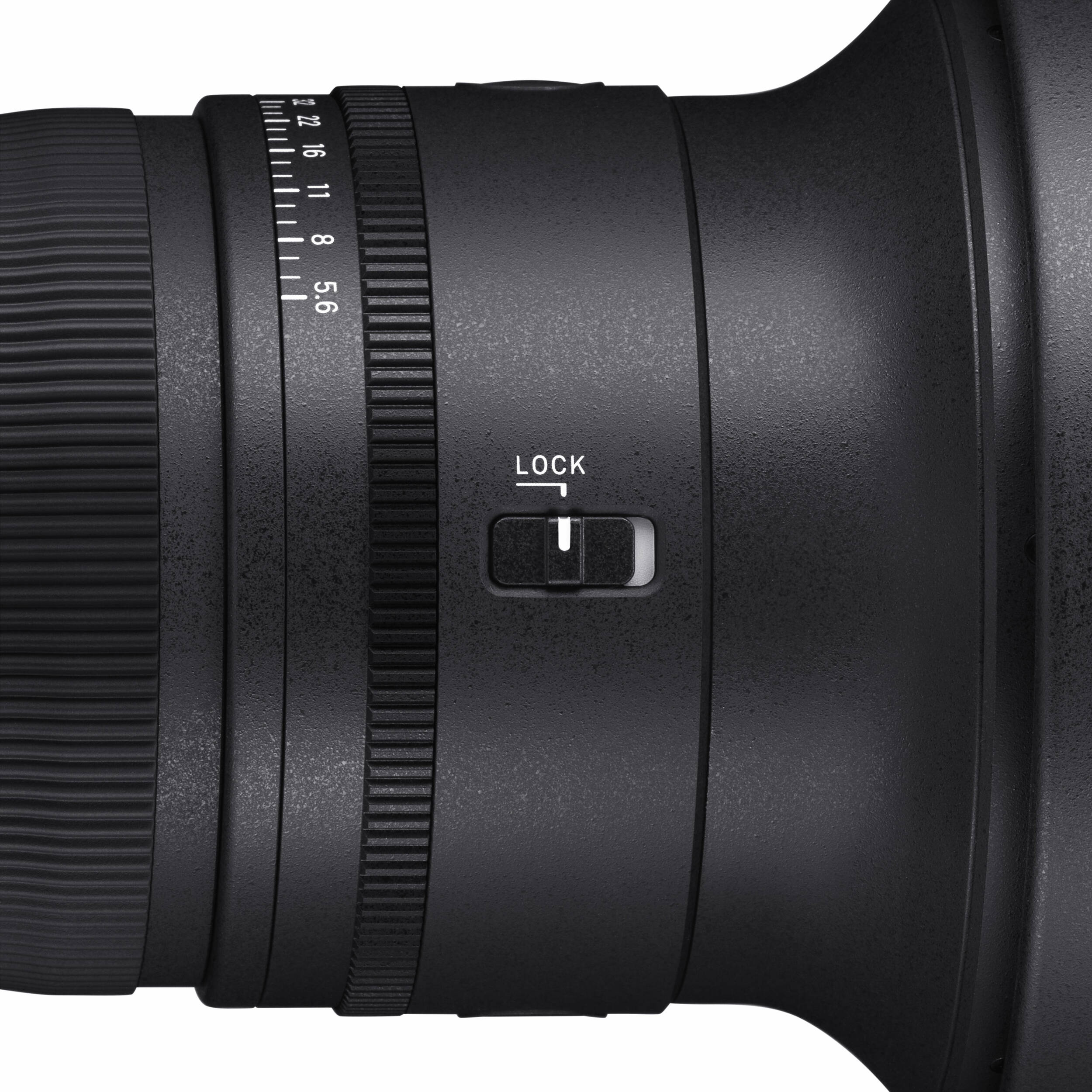 Sigma 500mm f/5.6 DG DN OS Sports Lens for Leica L – compact super-telephoto with Optical Stabilization, lightning-fast AF, and edge-to-edge sharpness for wildlife, sports, and outdoor action.