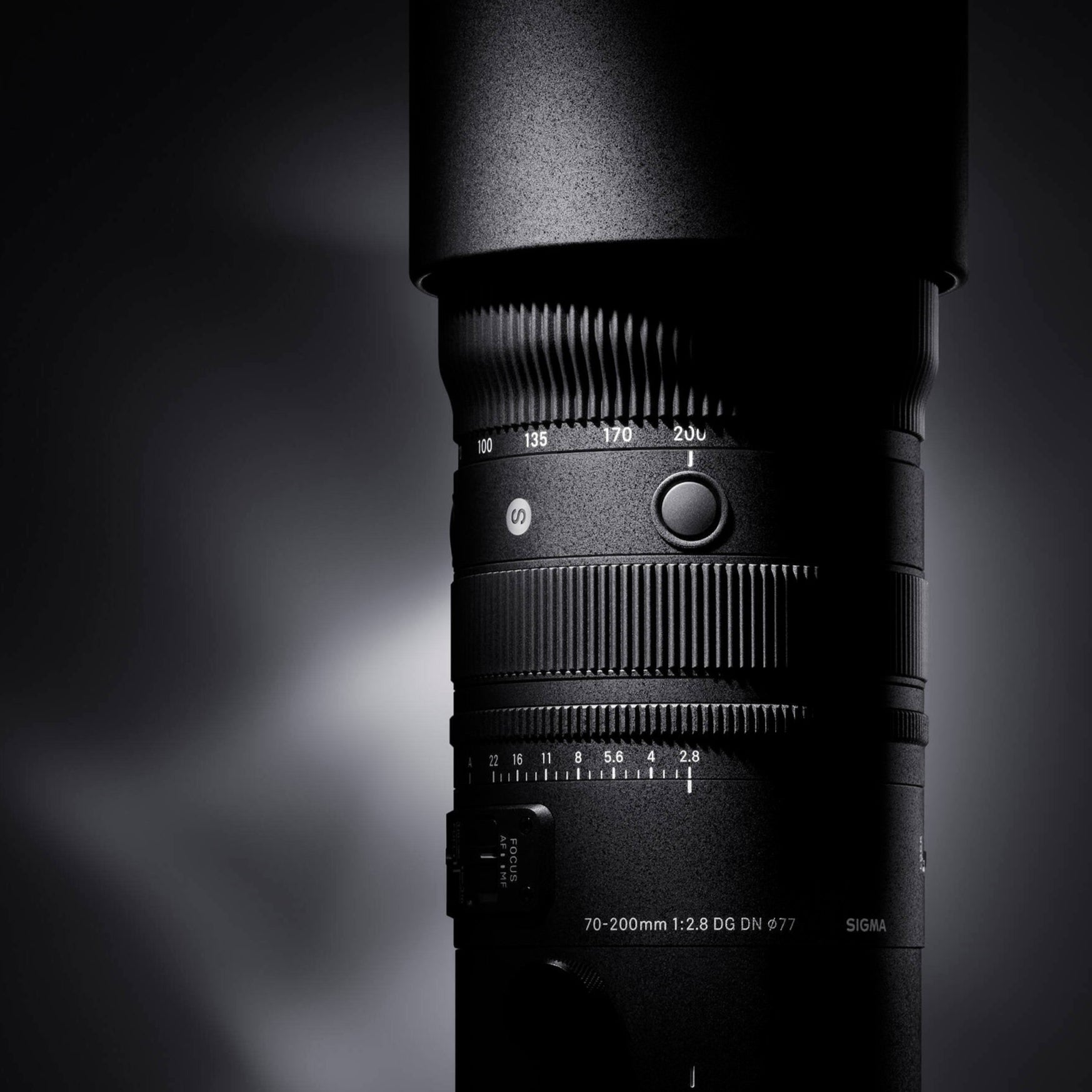 Sigma 70-200mm f/2.8 DG DN OS Sports Lens – fast telephoto zoom lens for Sony E-mount, featuring optical stabilization, weather sealing, and pro-level performance for action and portrait photography.