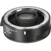 Sigma TC-1401 1.4x Teleconverter for Canon EF – extends focal length of compatible Canon EF lenses by 1.4x while retaining autofocus and image quality.