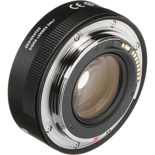 Sigma TC-1401 1.4x Teleconverter for Canon EF – extends focal length of compatible Canon EF lenses by 1.4x while retaining autofocus and image quality.