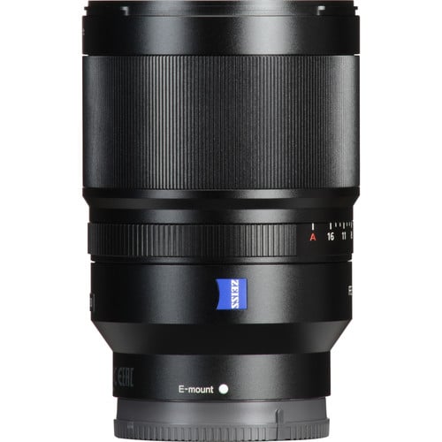 Sony Distagon T FE 35mm f/1.4 ZA Lens – a fast wide-angle prime with exceptional sharpness, smooth bokeh, and Zeiss T coating for stunning image quality, even in low light.