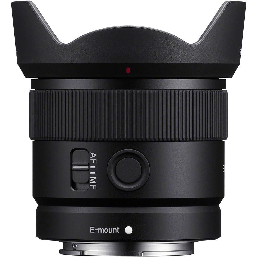 Sony E 11mm f/1.8 ultra-wide-angle prime lens – compact, bright, and ideal for vlogging, landscapes, and architecture.
