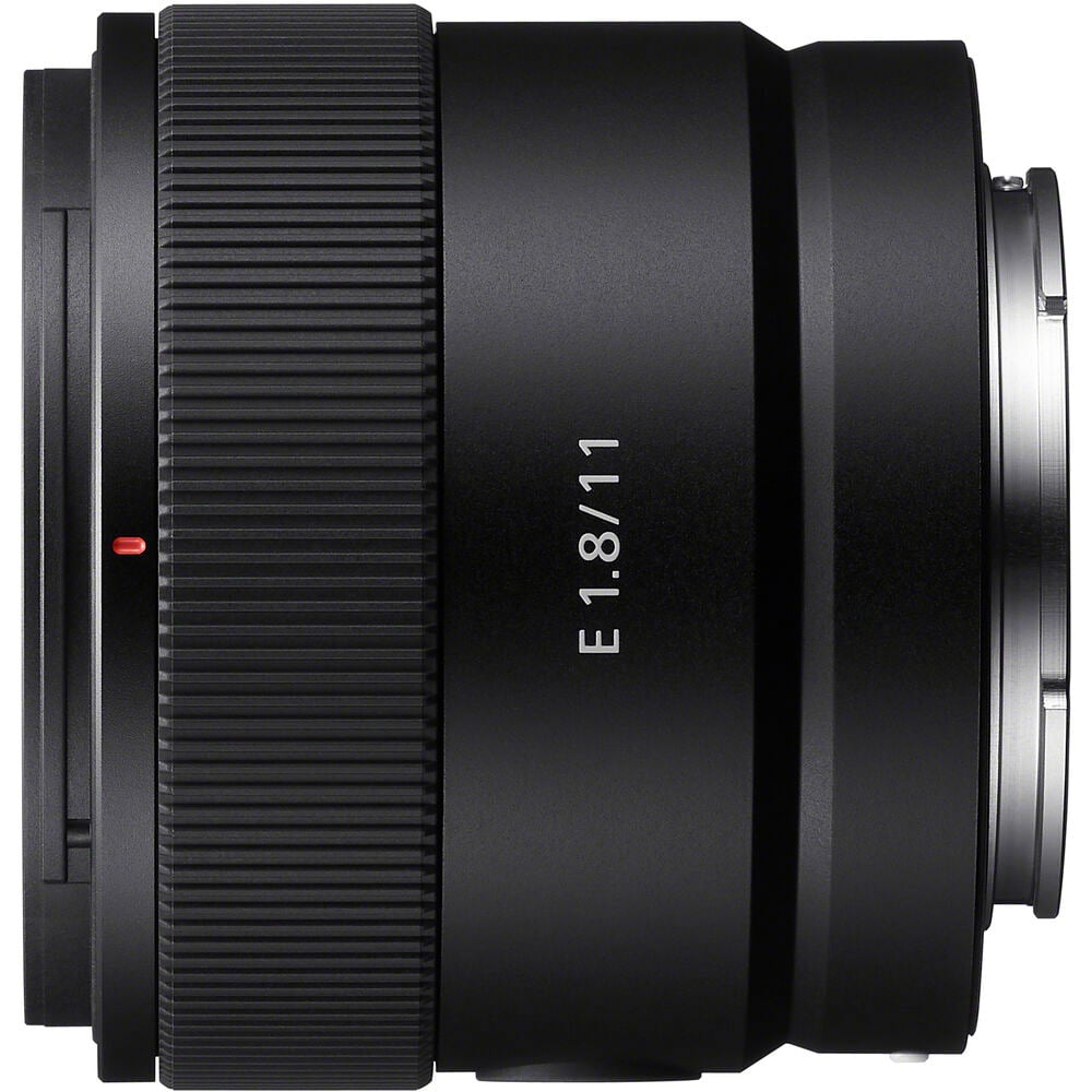 Sony E 11mm f/1.8 ultra-wide-angle prime lens – compact, bright, and ideal for vlogging, landscapes, and architecture.