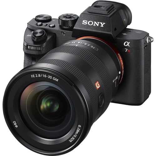 Sony FE 16-35mm f/2.8 GM – ultra-wide-angle zoom with edge-to-edge sharpness, fast f/2.8 aperture, and premium G Master optics.