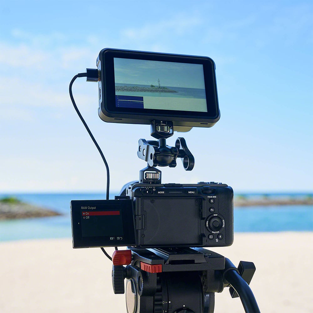 Sony FX30 Cinema Camera with Handle – compact Super 35 cinema camera featuring 4K recording, advanced autofocus, and detachable top handle for pro video production.