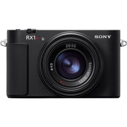 Sony RX1R III full-frame camera with ZEISS® 35mm lens.