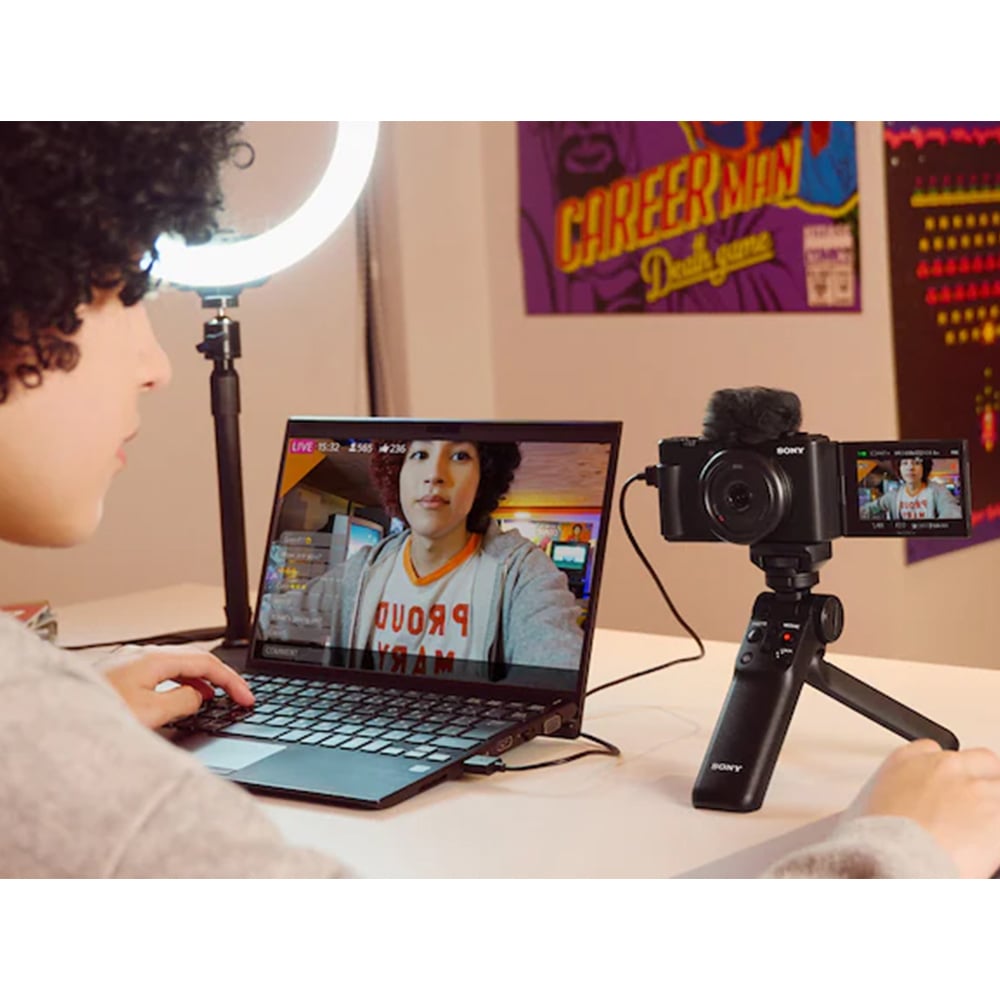 Elevate your content with a camera made to showcase products, capture group selfies, create blurry backgrounds, film smooth videos and connect to your phone.