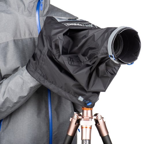 Think Tank Emergency Rain Cover (Medium) – lightweight, waterproof cover designed to protect medium-sized DSLR or mirrorless camera setups from rain and dust.