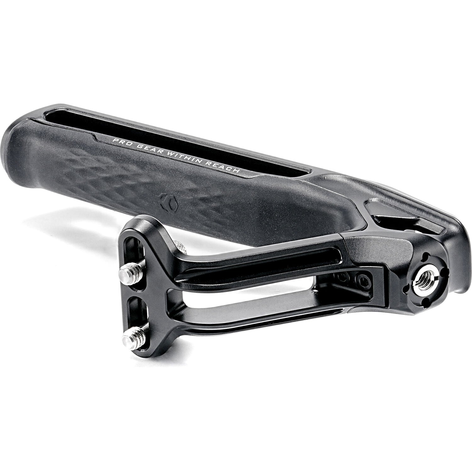 A top handle perfect for adding accessories to your camera cage and that easily adapts to multiple photography scenarios. 