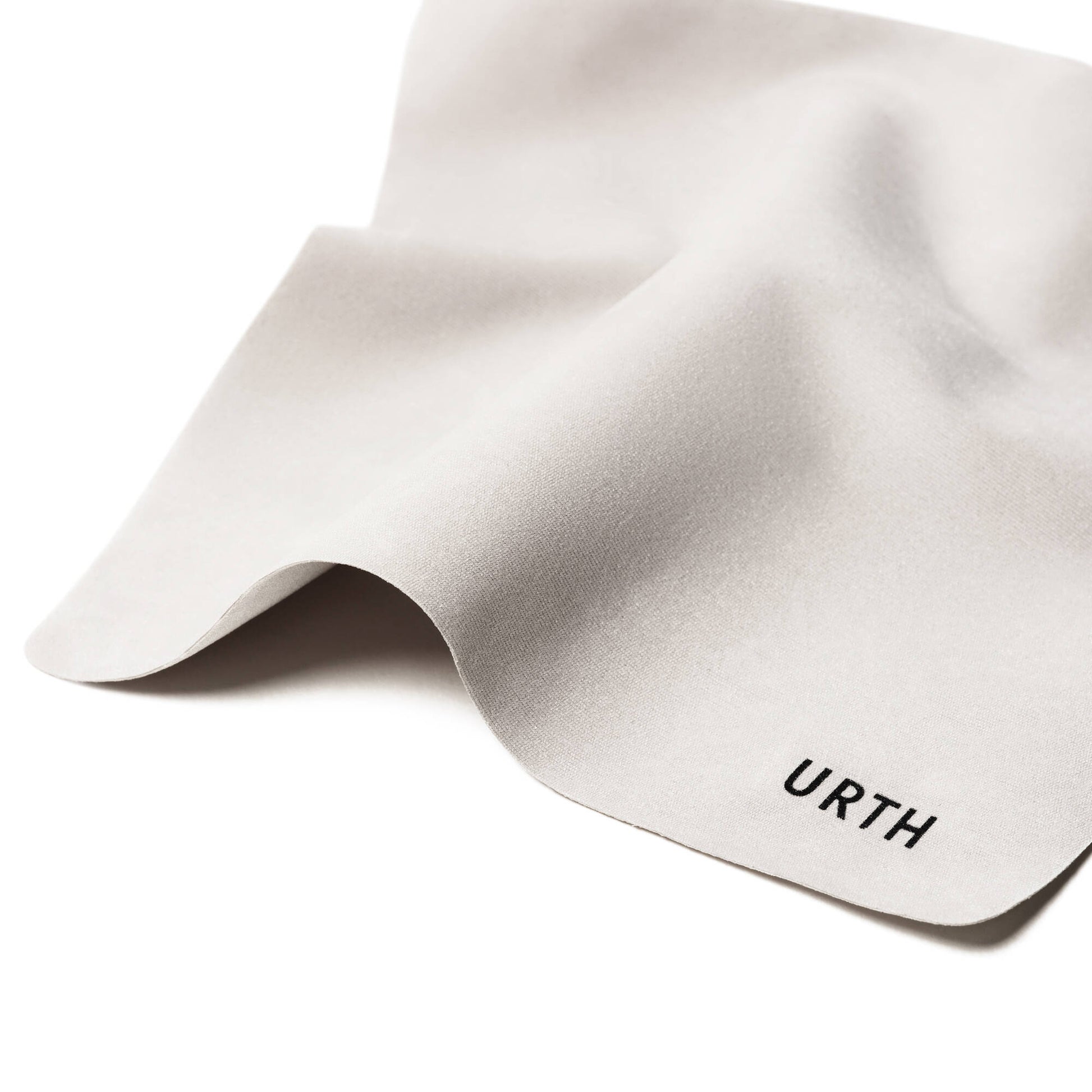 Urth Plus+ Magnetic UV and Circular Polariser Filter Set (82mm) for photography, providing protection and glare reduction.