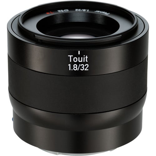 Zeiss Touit 32mm f/1.8 for Sony E. APS-C standard prime with f/1.8 aperture, sharp optics, natural colours, and a lightweight, travel-ready build.