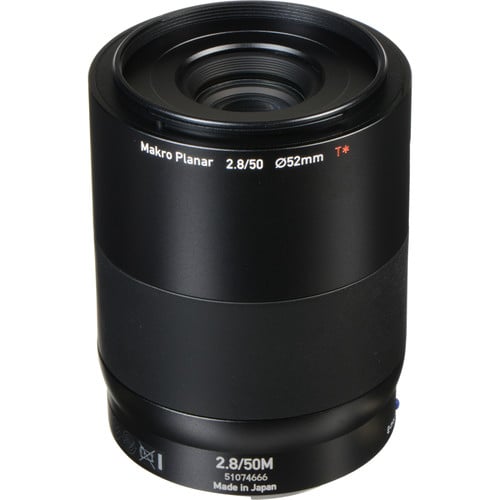 Zeiss Touit 50mm f/2.8 for Sony E. APS-C macro lens with 1:1 magnification, sharp optics, natural colours, and smooth bokeh.