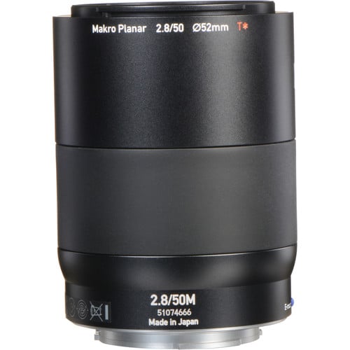 Zeiss Touit 50mm f/2.8 for Sony E. APS-C macro lens with 1:1 magnification, sharp optics, natural colours, and smooth bokeh.