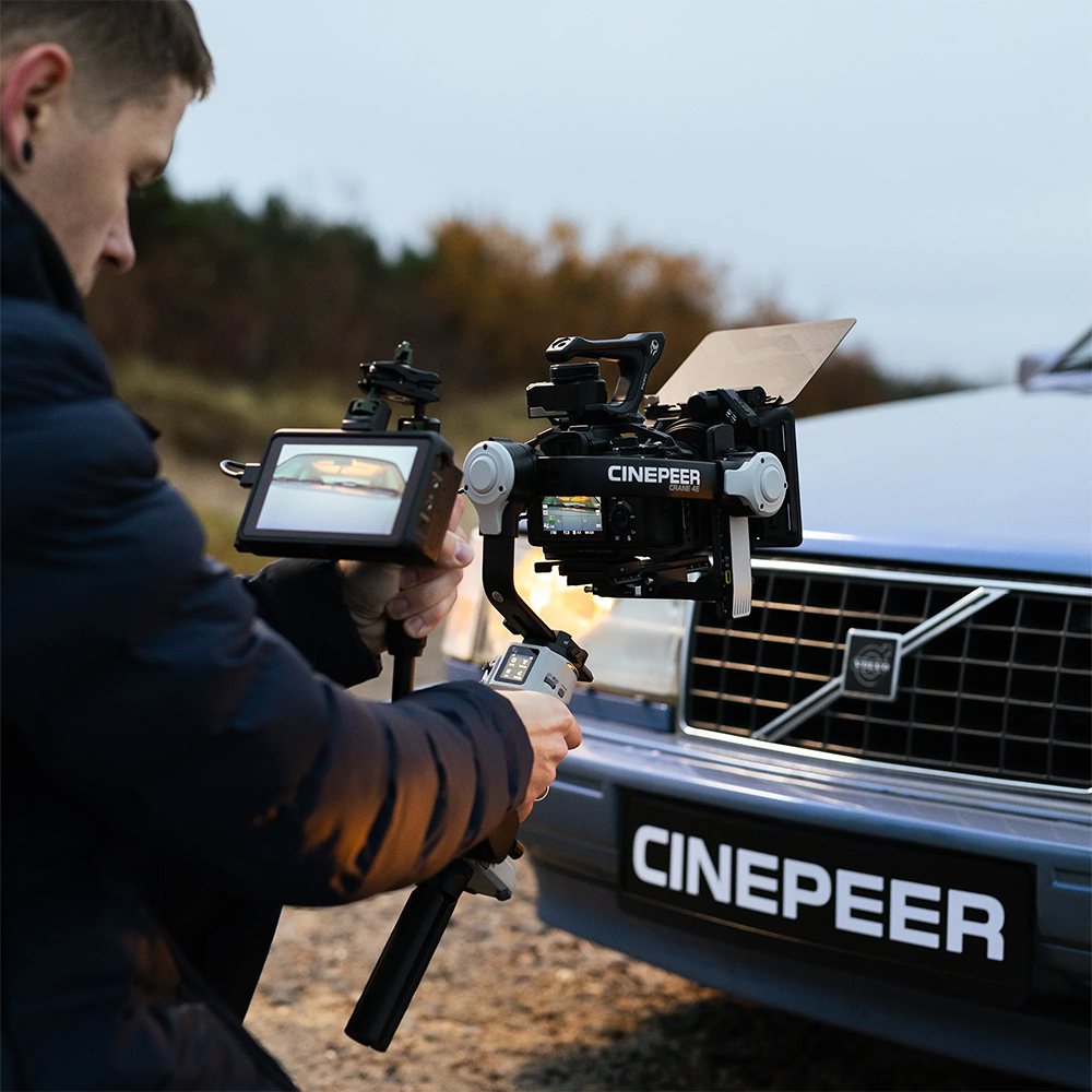 Cinepeer Crane 4E 3-axis gimbal for full-frame cameras.
