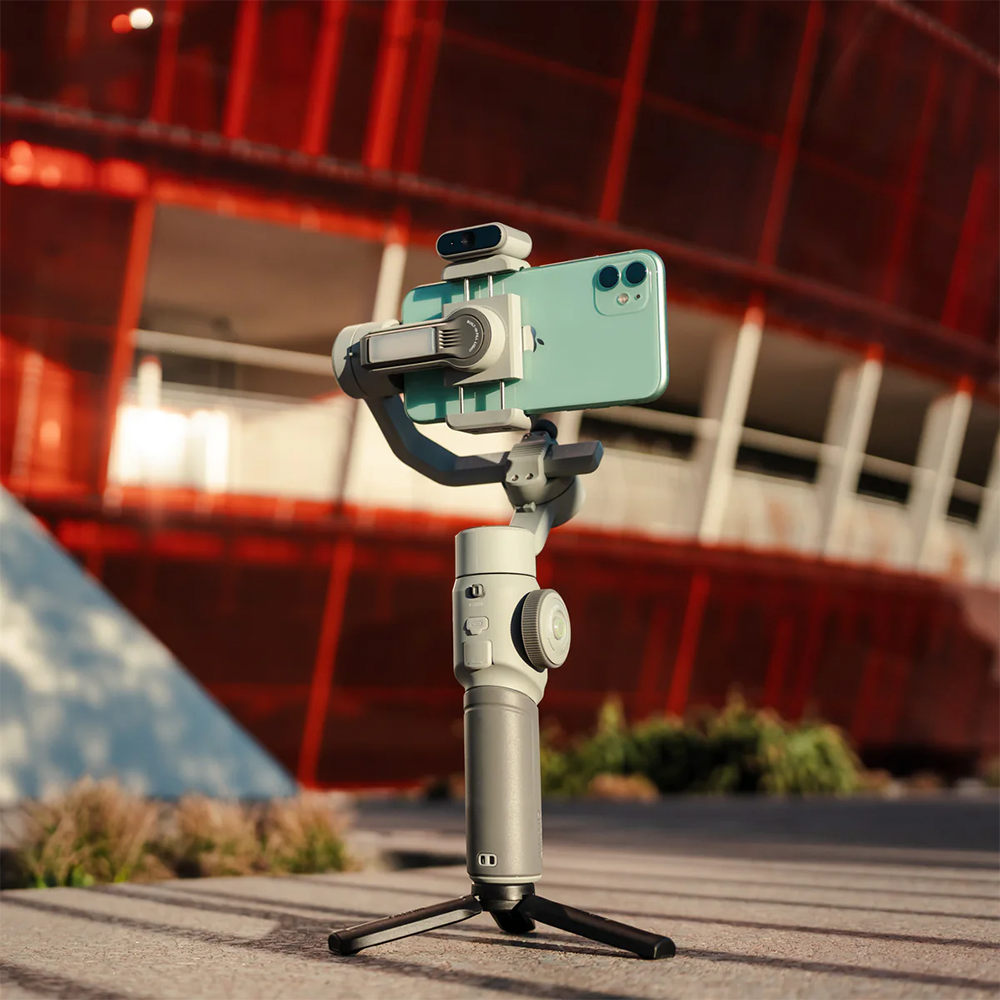 Cinepeer Smooth 5E gimbal with AI tracker.