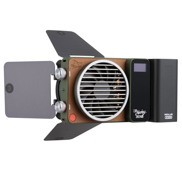Zhiyun Mini 4-Leaf Barn Doors with magnetic attachment for precise light shaping and control.

